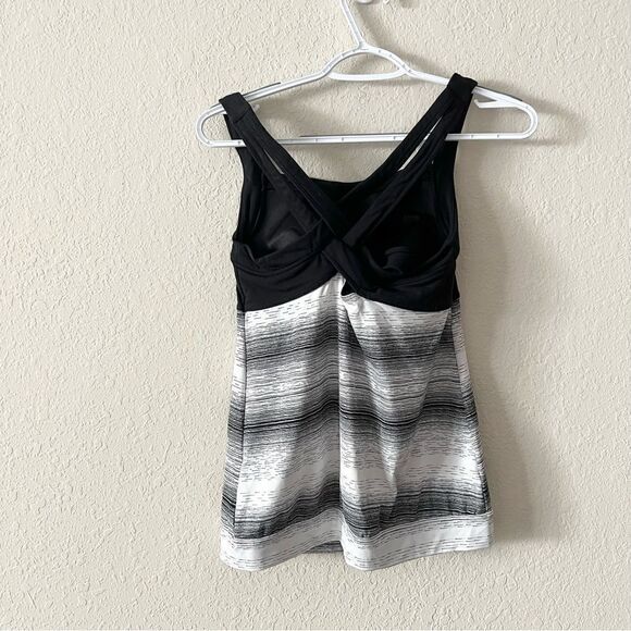 Athleta Criss Cross Back Tank Built-In Sports Bra Women's Heathered Black Size S - Picture 3 of 8